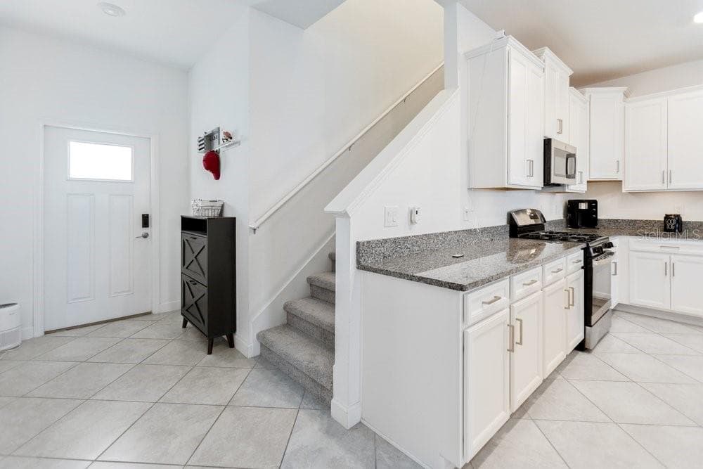8241 Corner Pine Way photo 4
