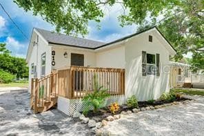 810 20th Ave W