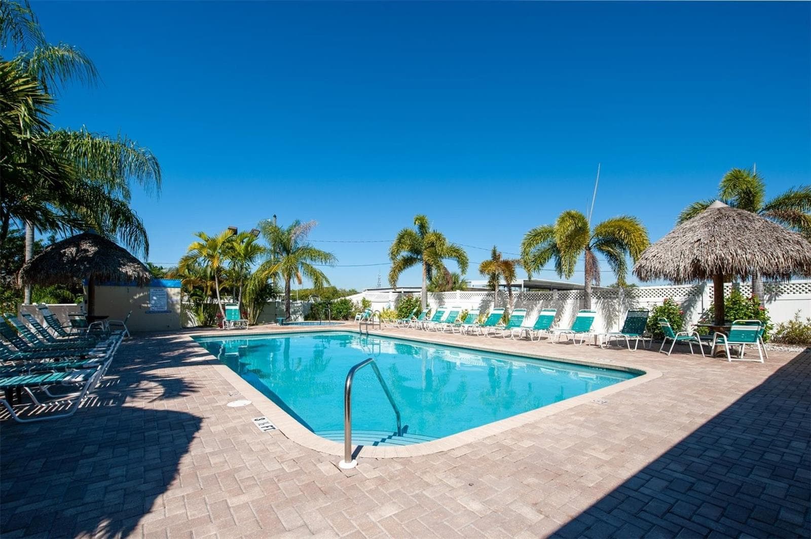 1000 Cove Cay Dr #5E