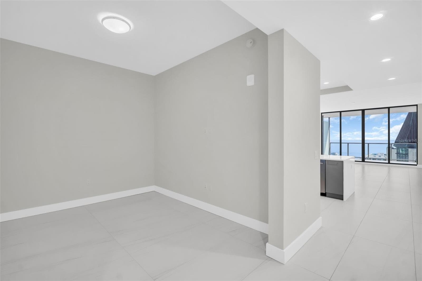 275 1st Ave S #3304 photo 3