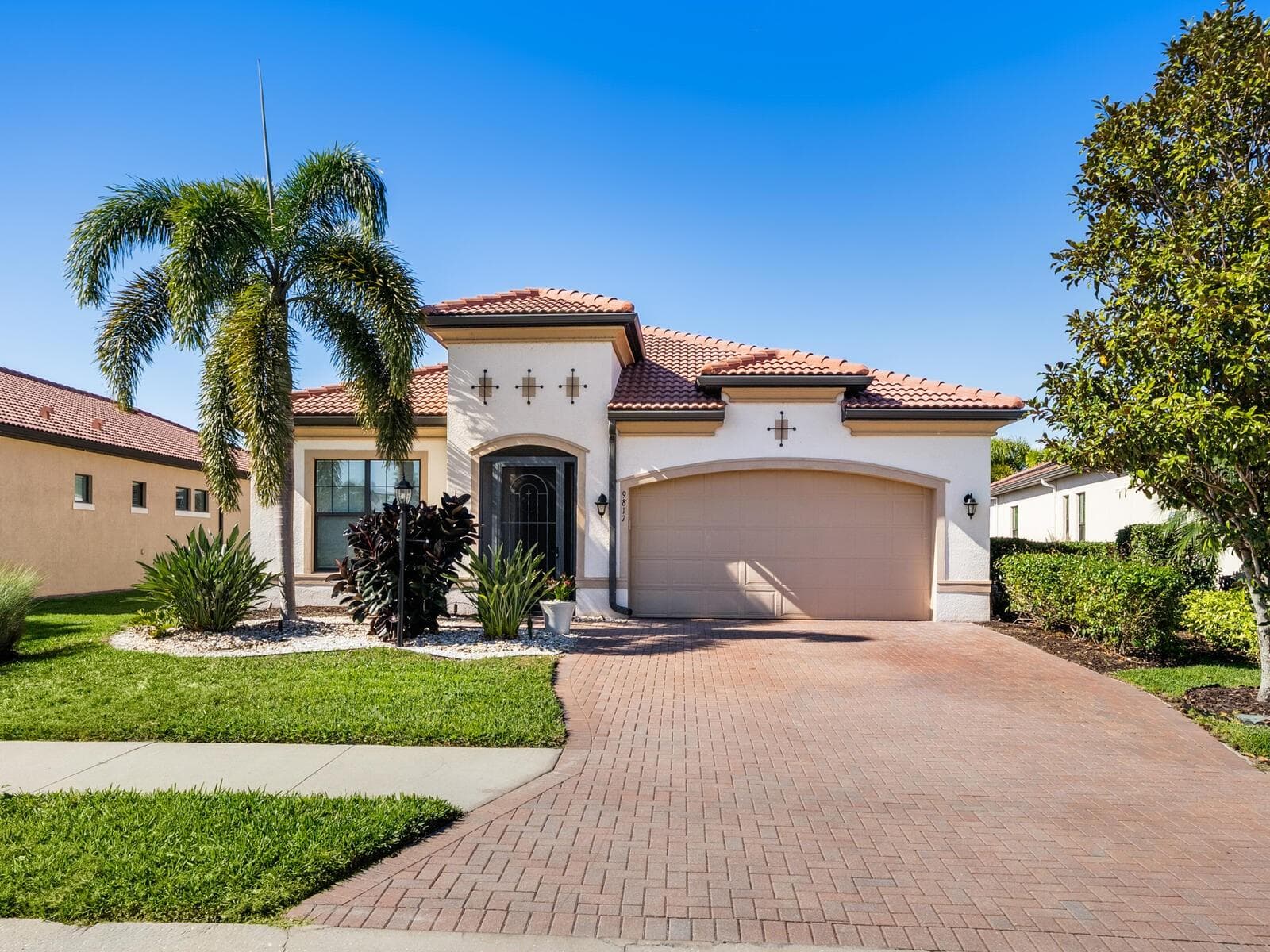 9817 Marbella Dr
