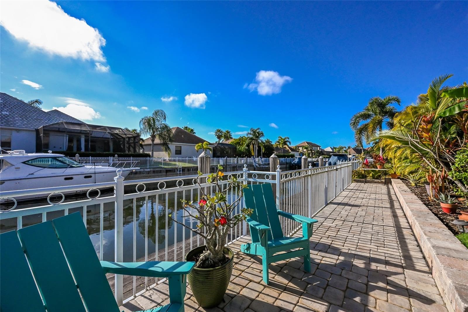 525 Mast Dr photo 4