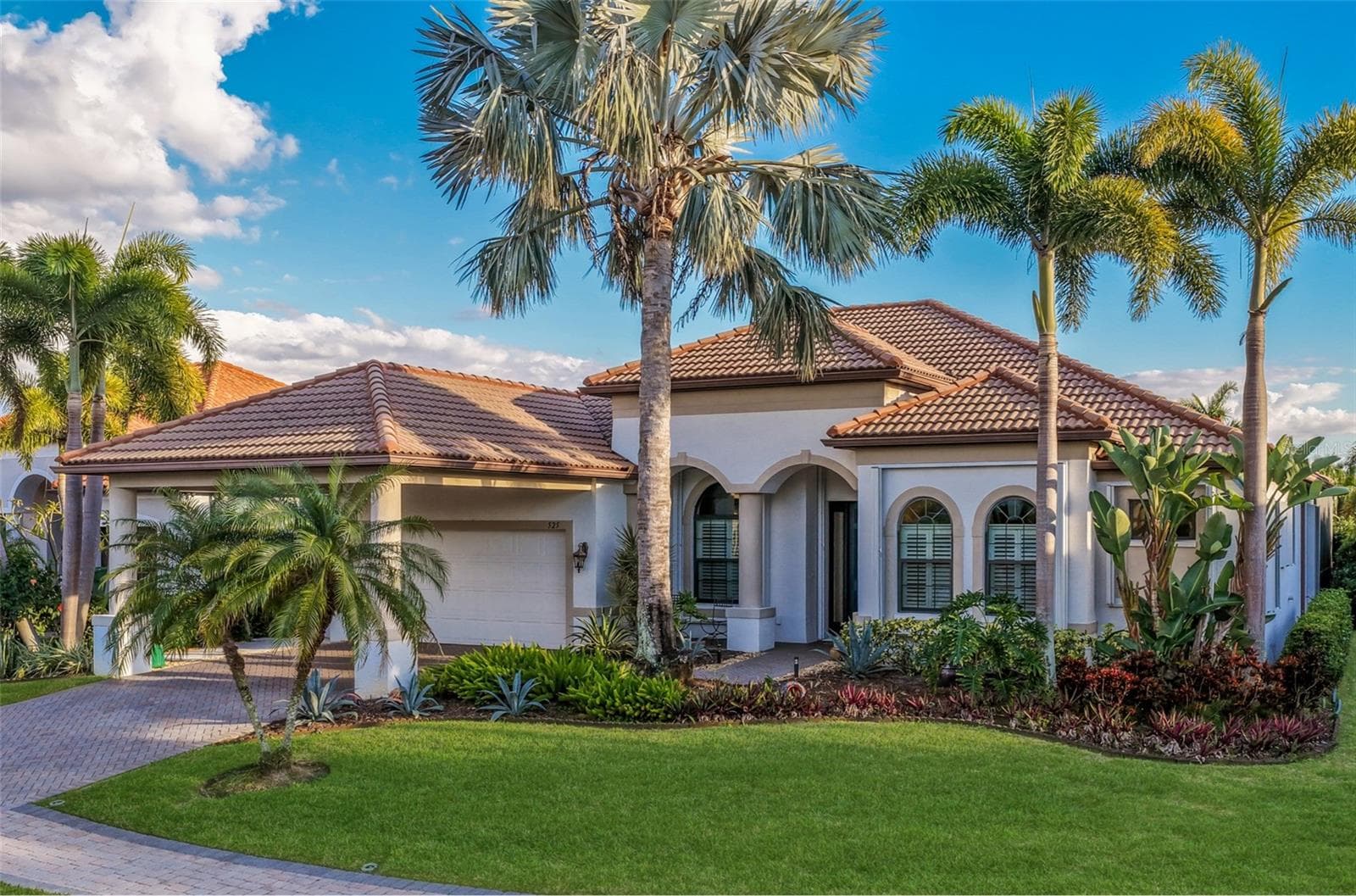 525 Mast Dr