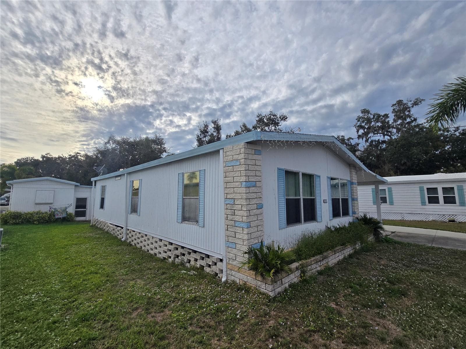 3327 Eileen Dr