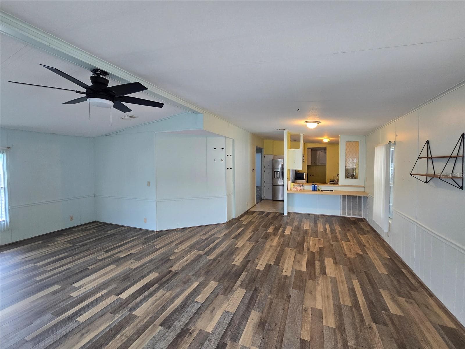 3327 Eileen Dr photo 5