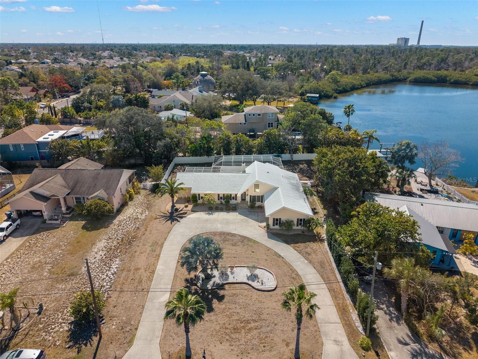 2138 Bayou Dr photo 3