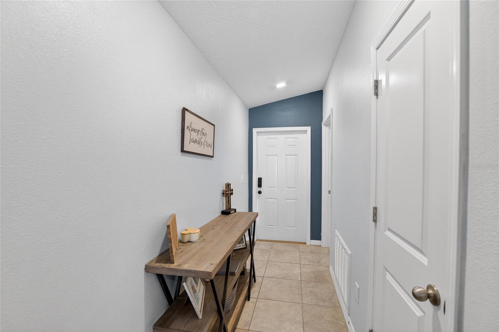 12720 Hampton Hill Dr photo 5