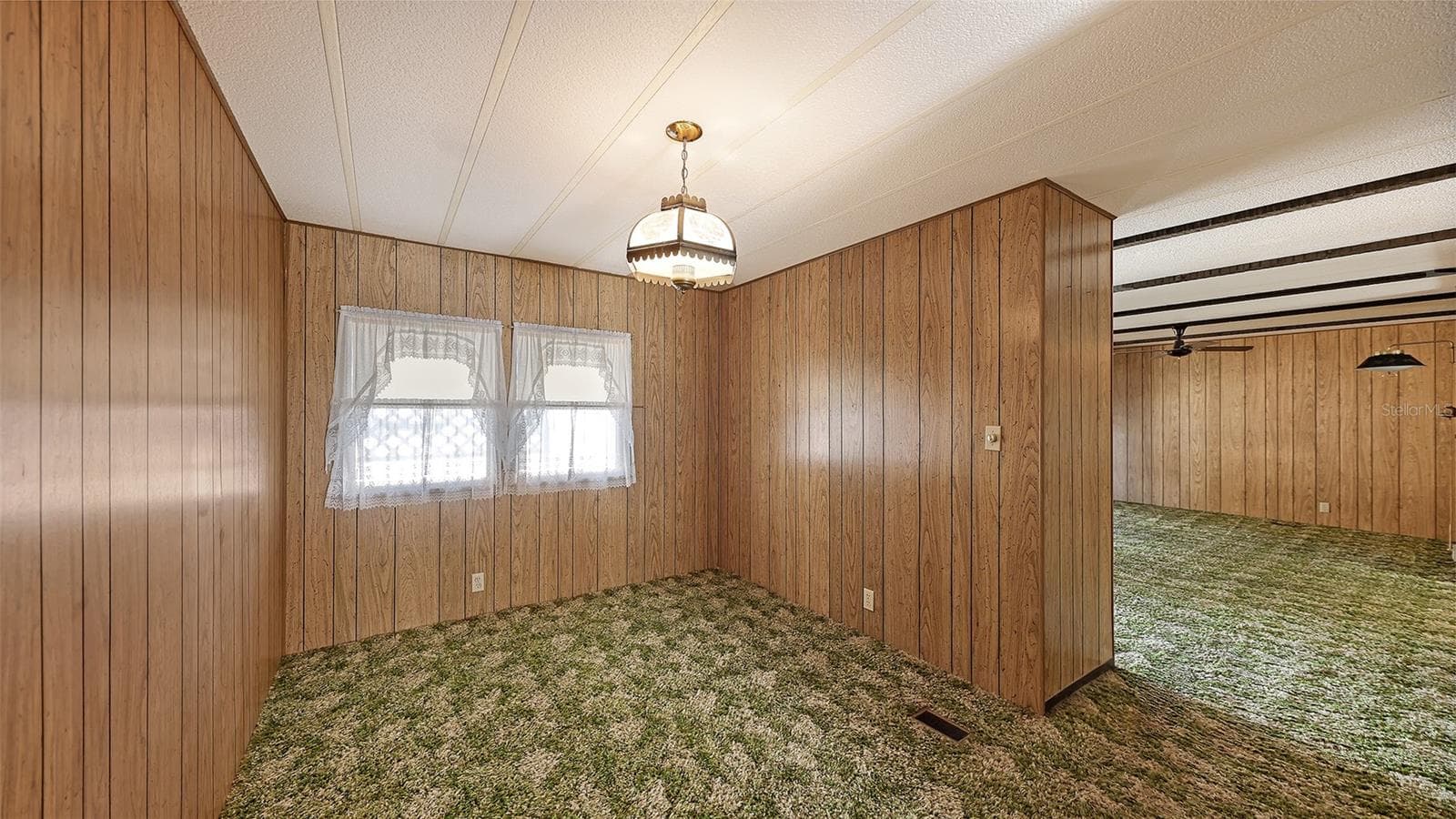 203 50th Avenue Plz E photo 5