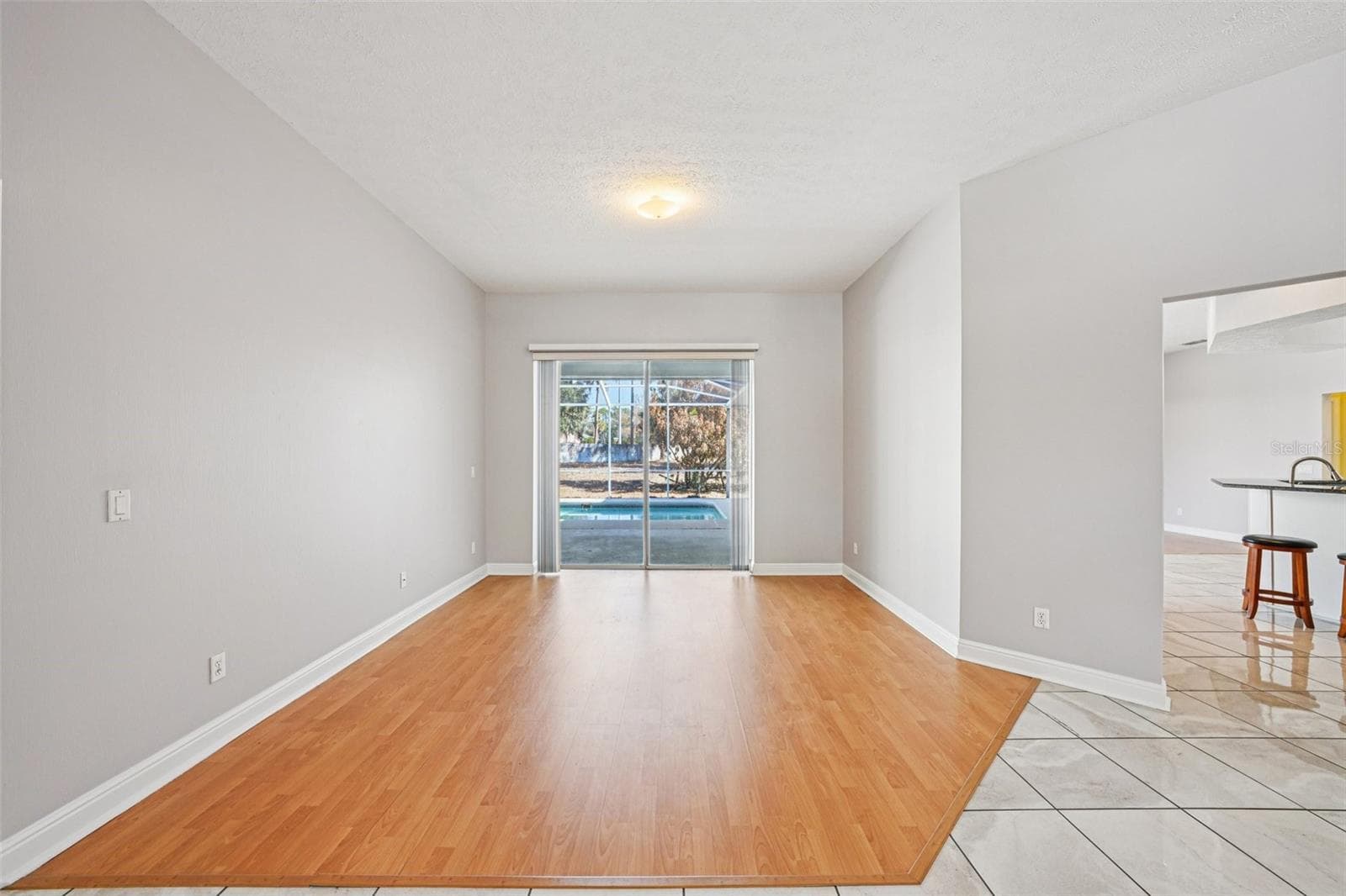 918 Academy Dr photo 5
