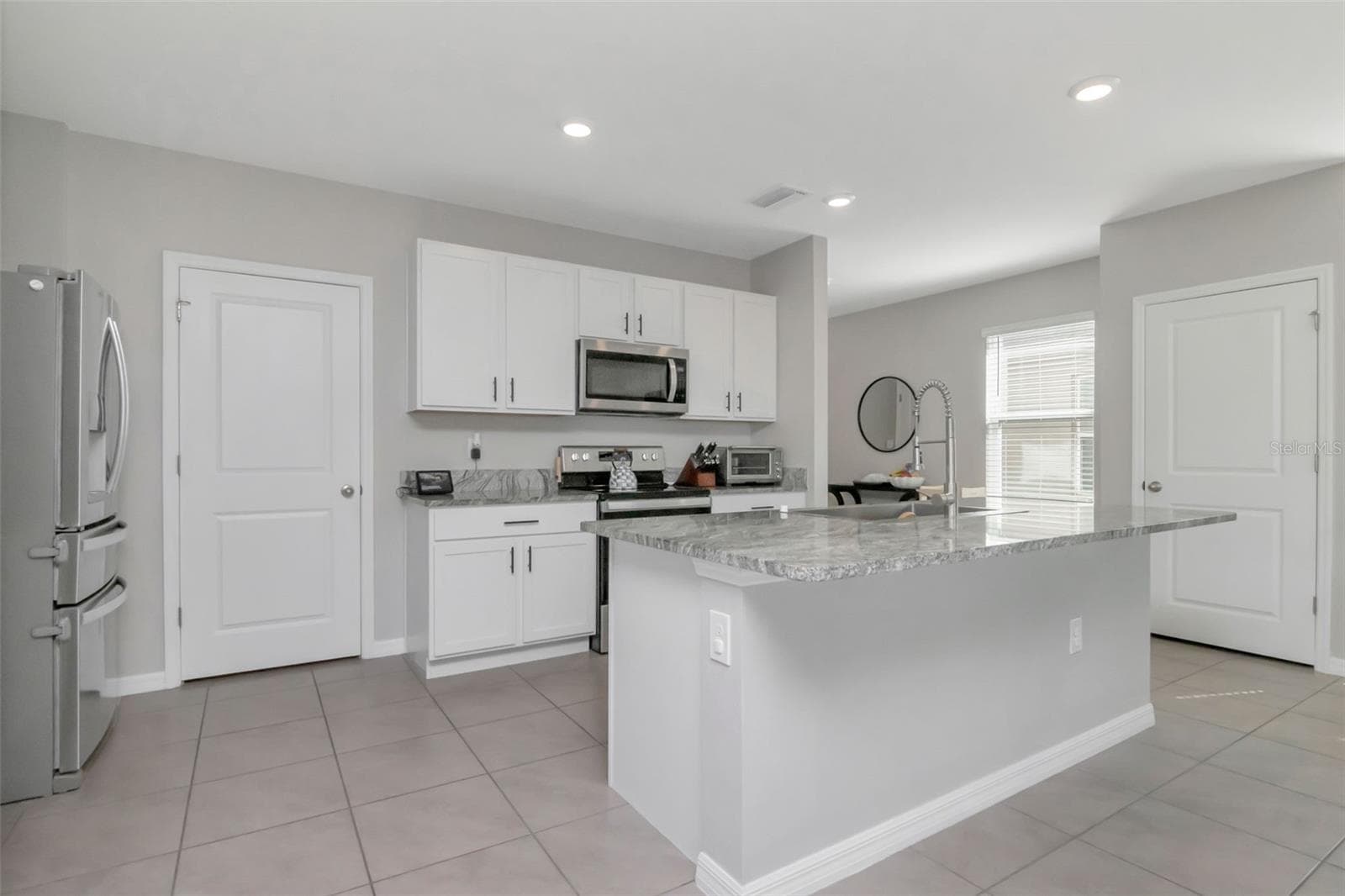 3395 Suncoast Plains Dr photo 4