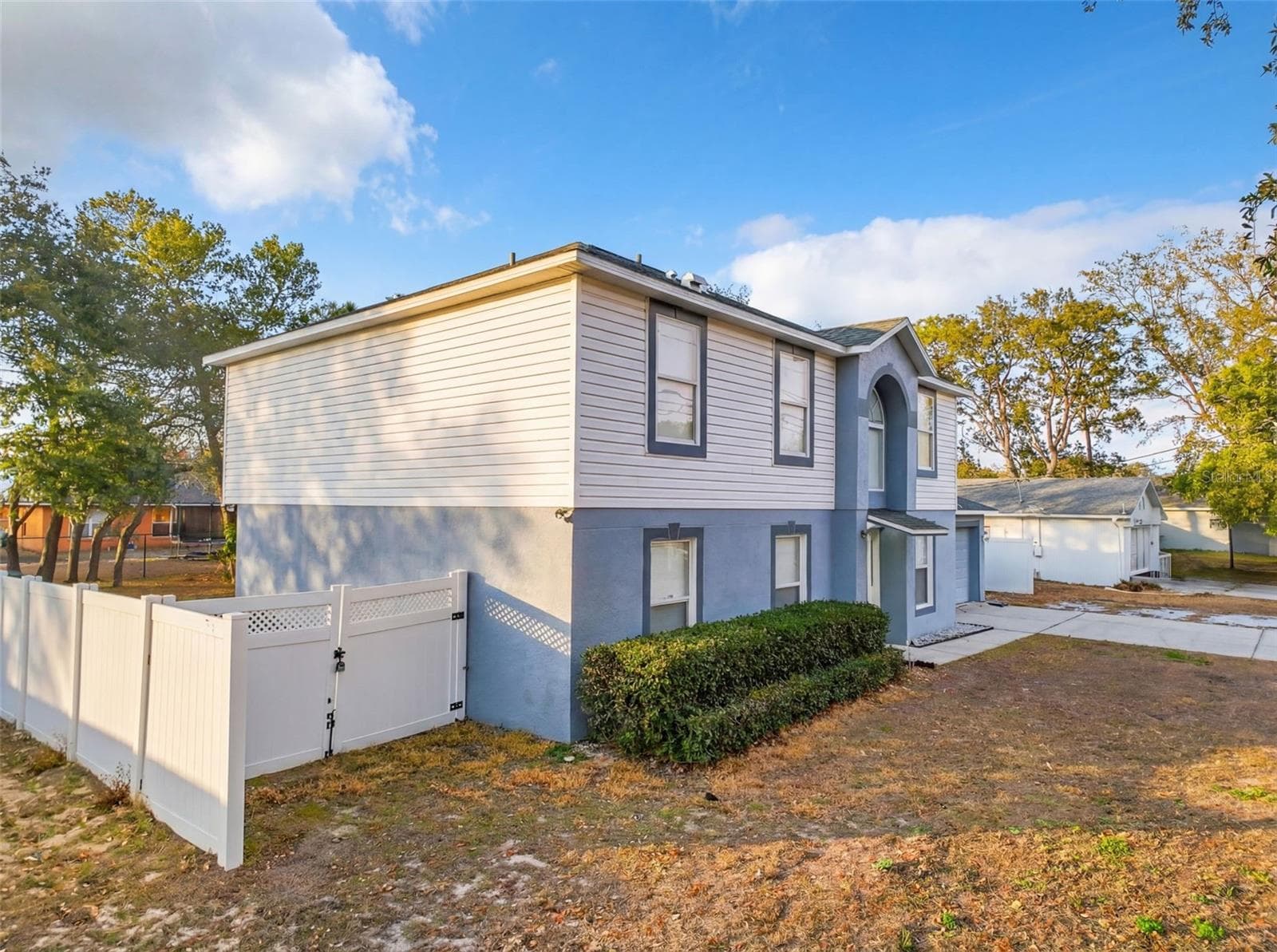 3181 Deltona Blvd photo 4