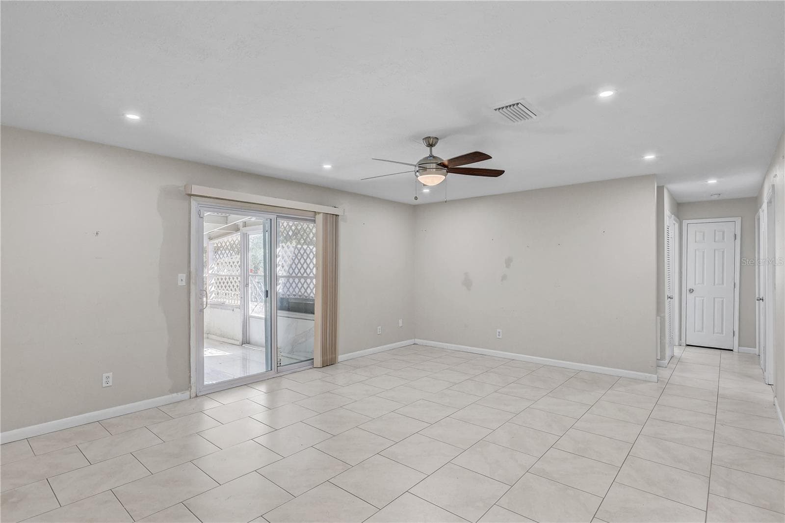 606 Dali Dr photo 4