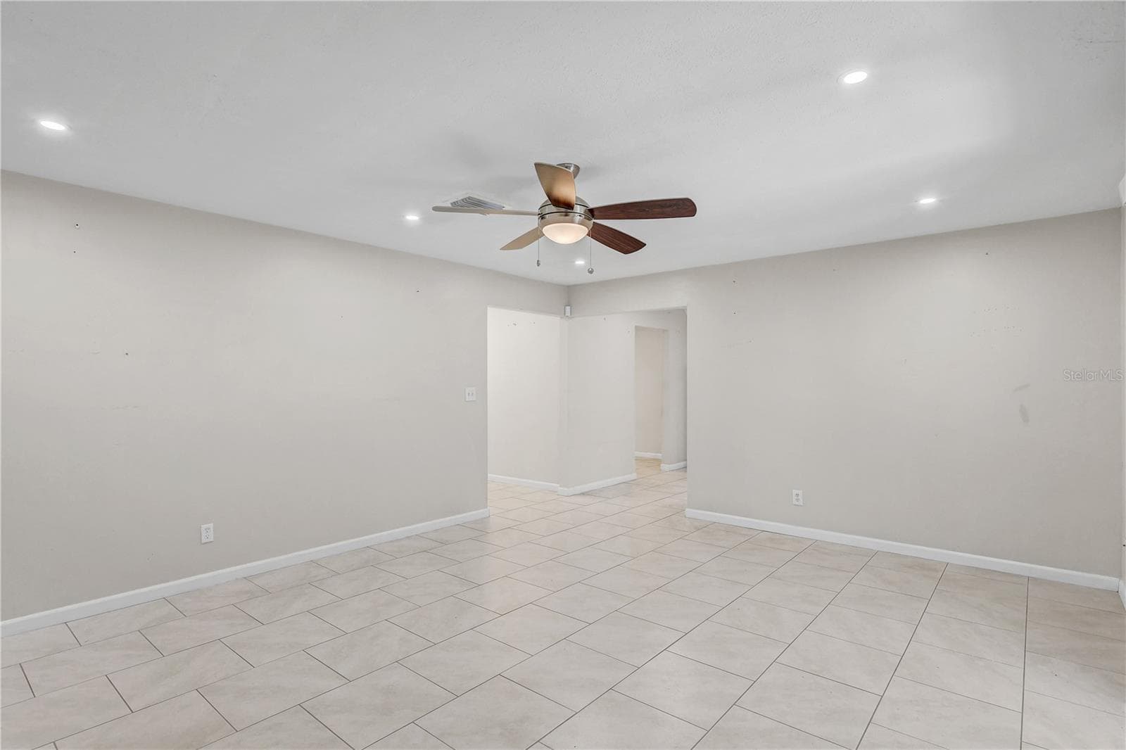 606 Dali Dr photo 5