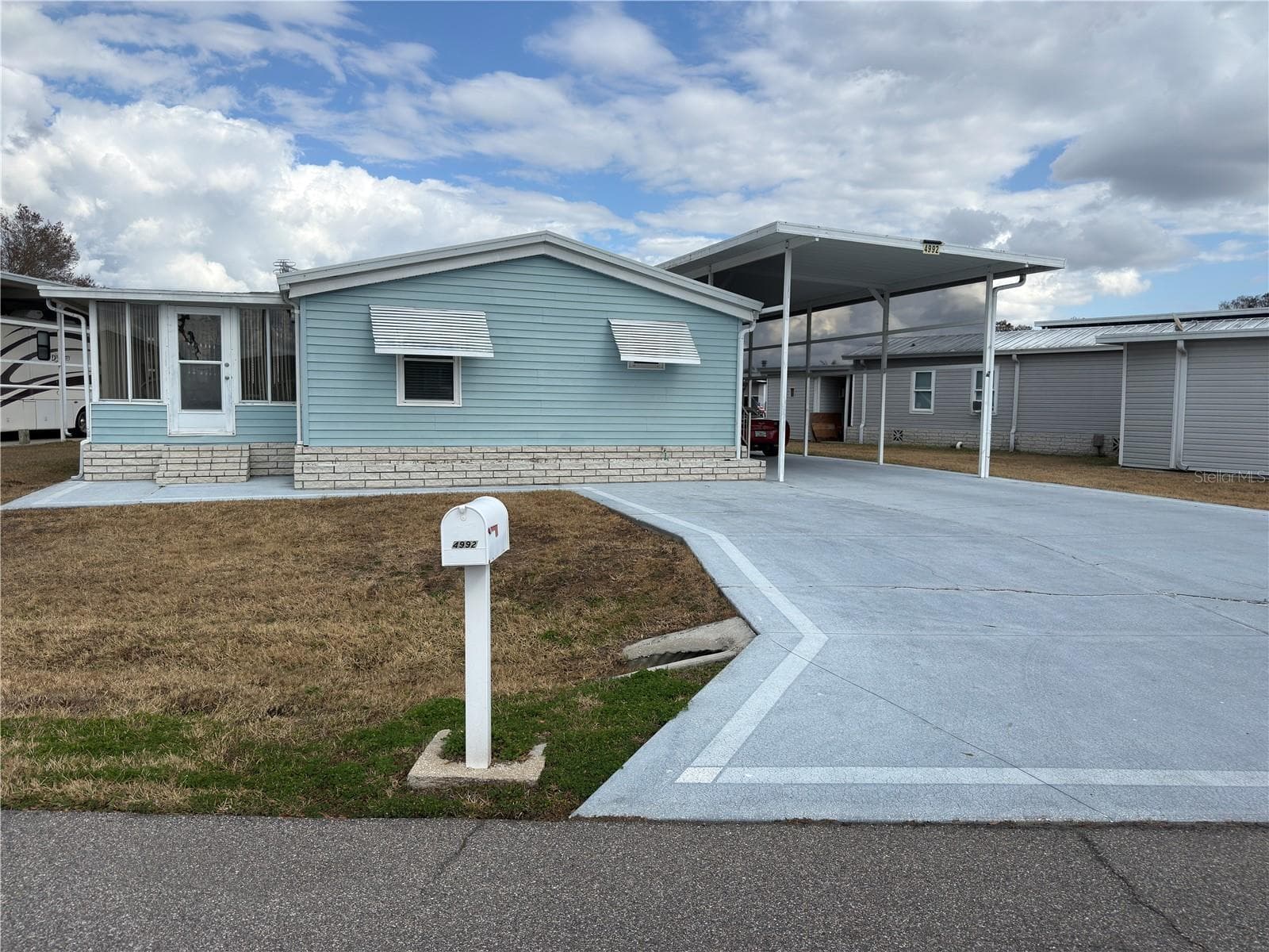 4992 Shore Line Dr