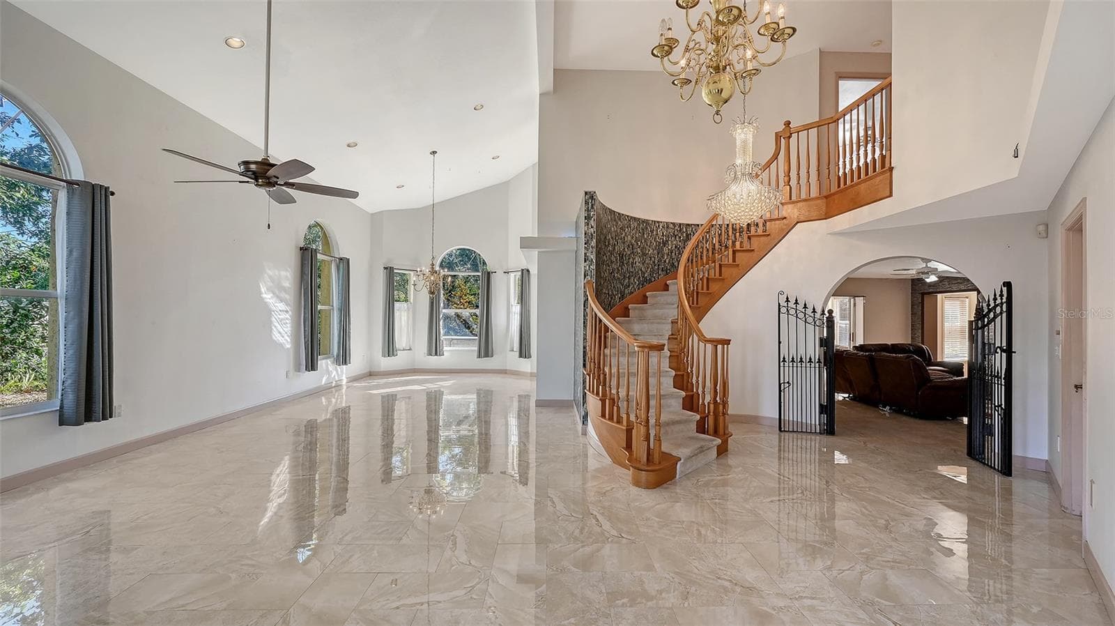 2429 Whippoorwill Cir photo 5