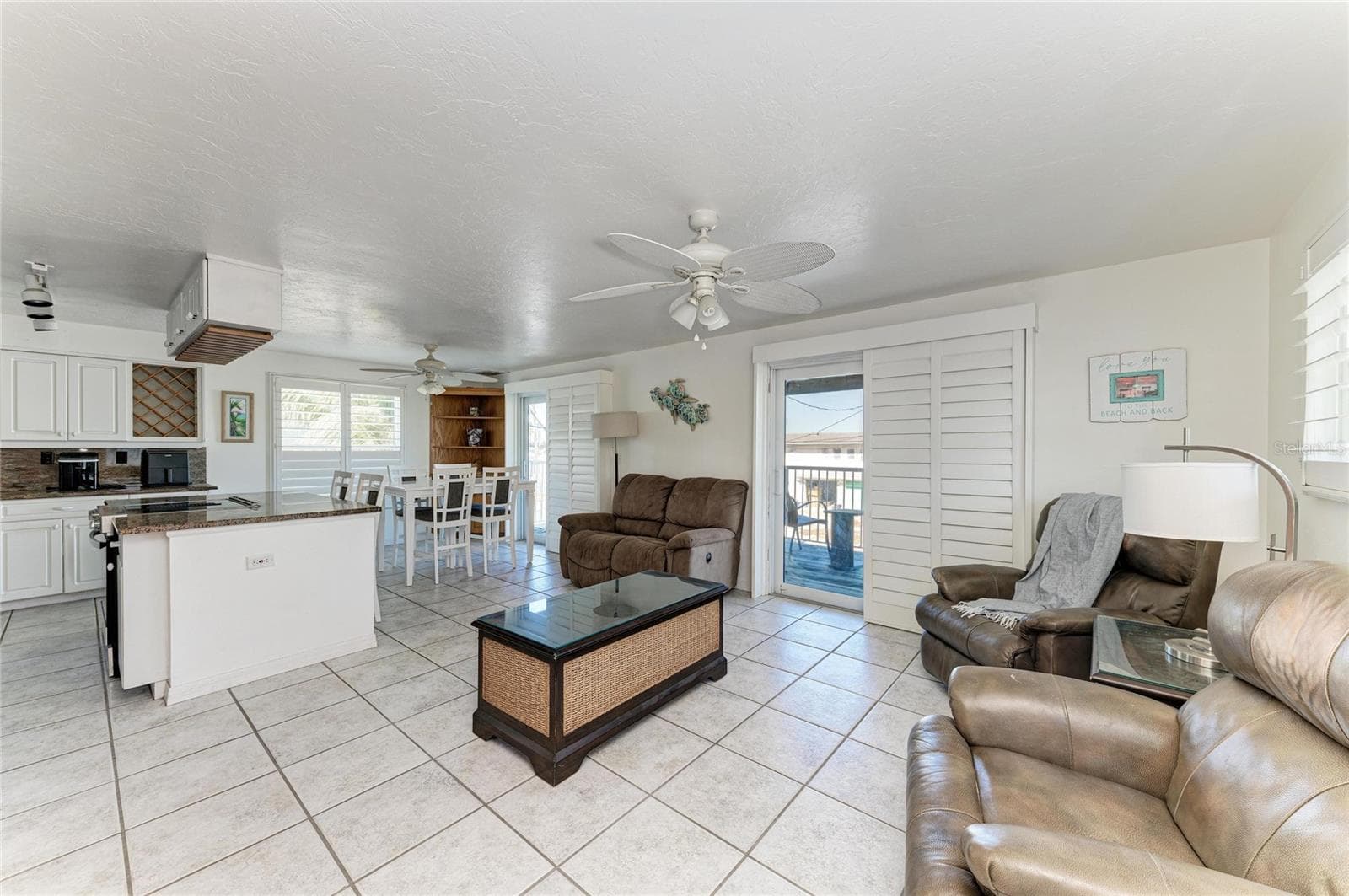 872 North Shore Dr photo 4