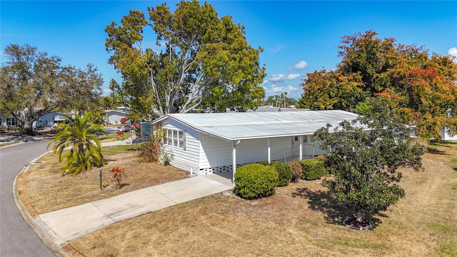 8430 Imperial Lake Cir photo 4