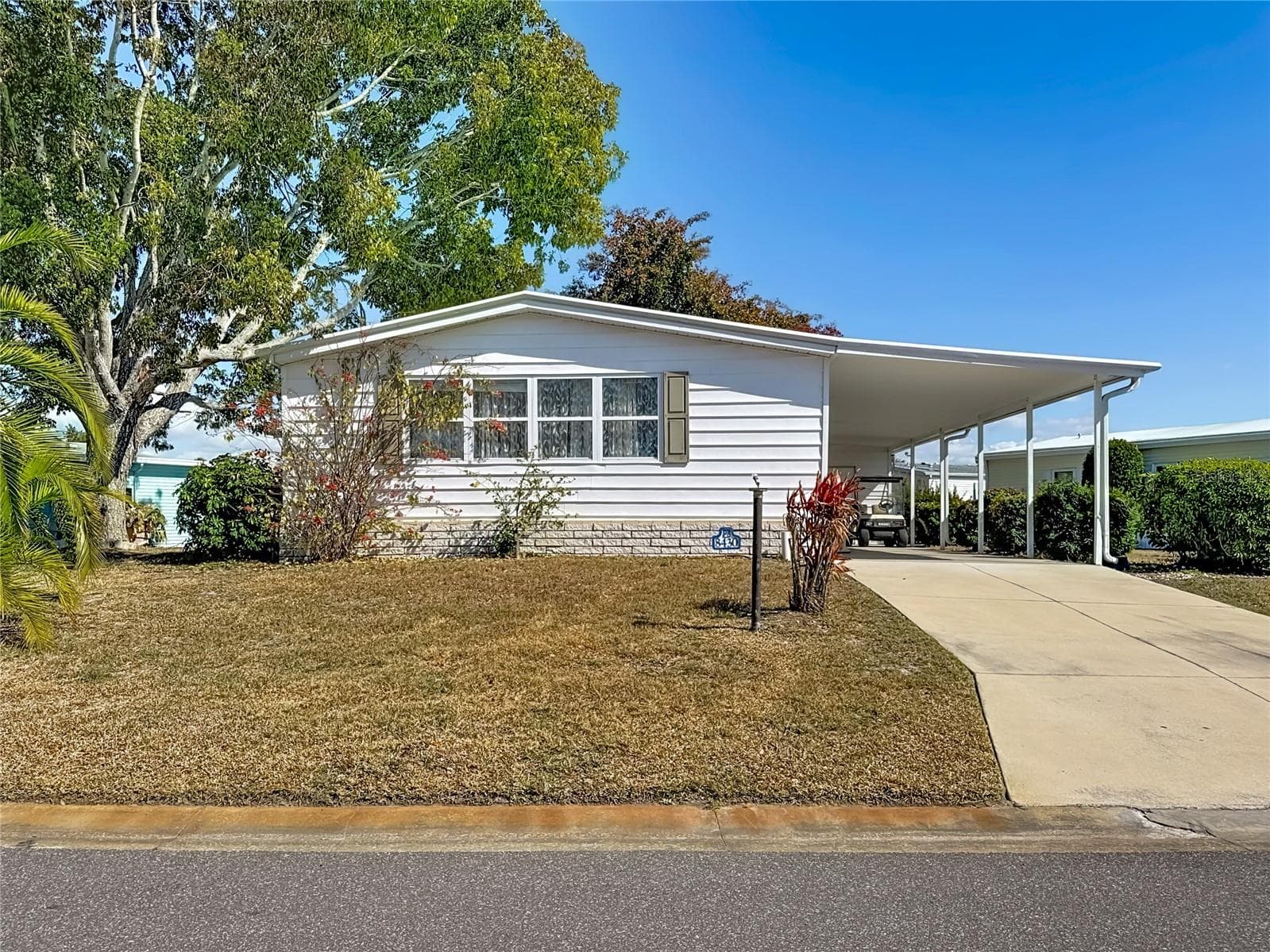 8430 Imperial Lake Cir photo 3