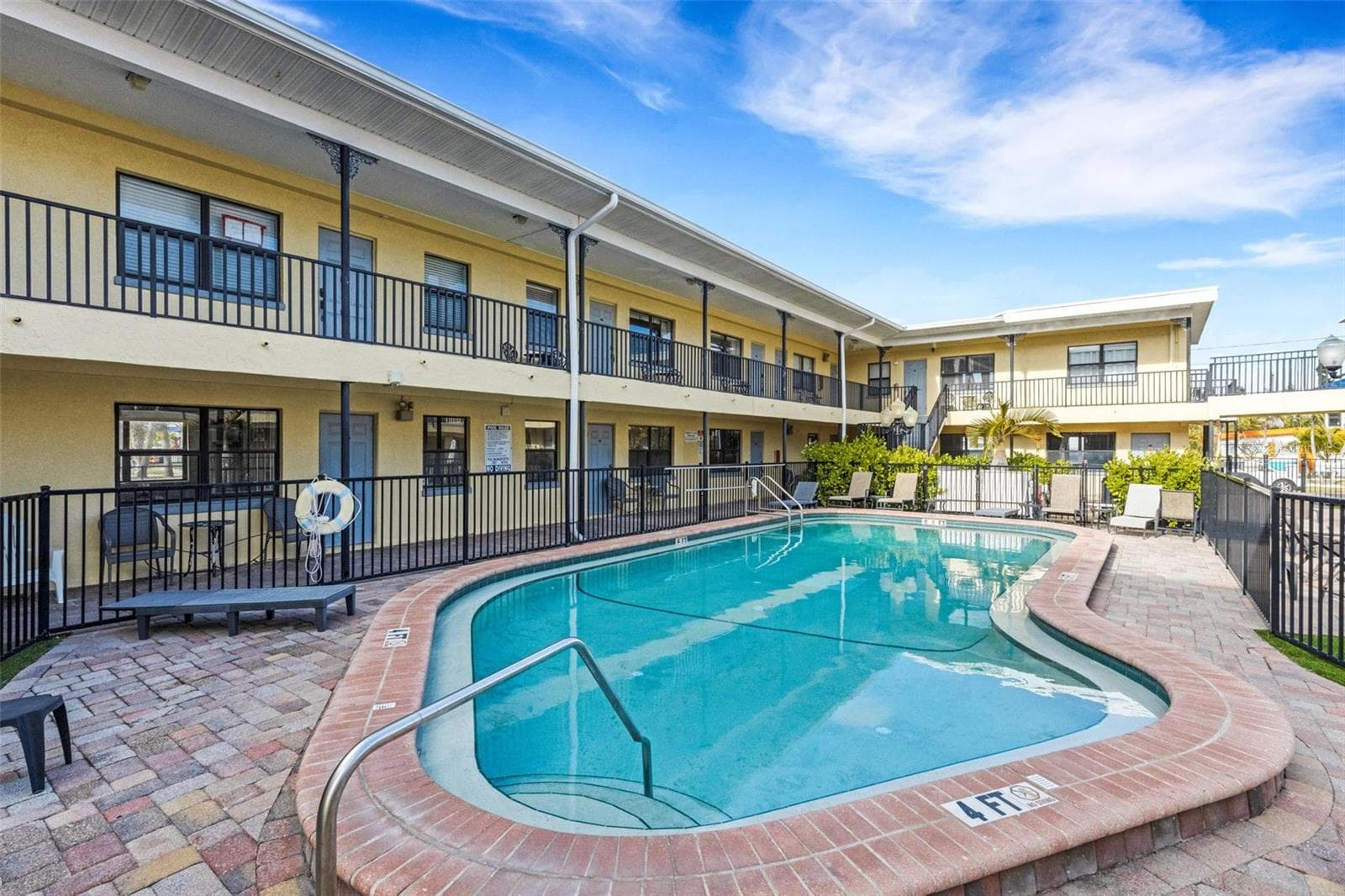16333 Gulf Blvd #215 photo 5