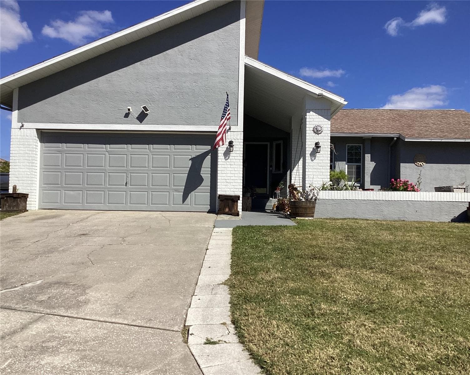 6426 Drake CT photo 3