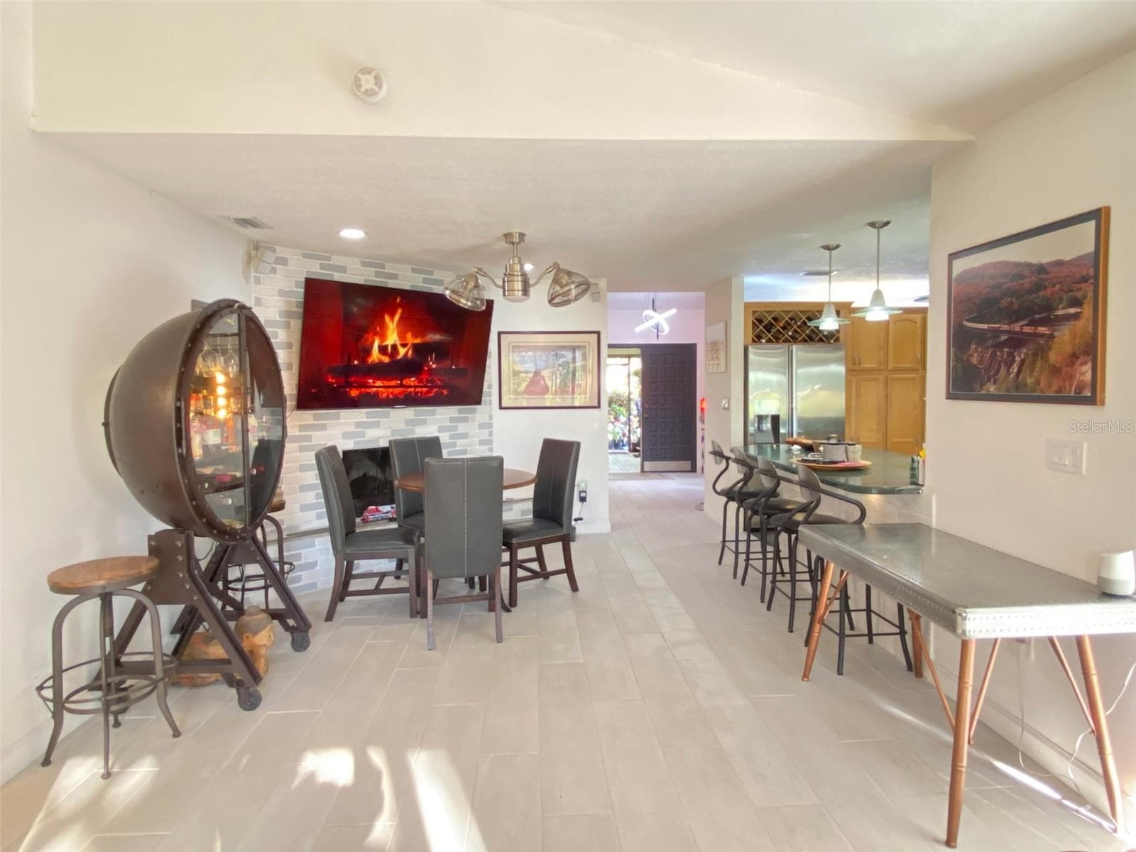 4076 Southwell Way photo 5