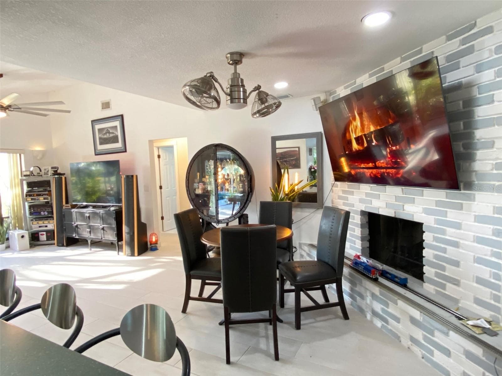 4076 Southwell Way photo 4