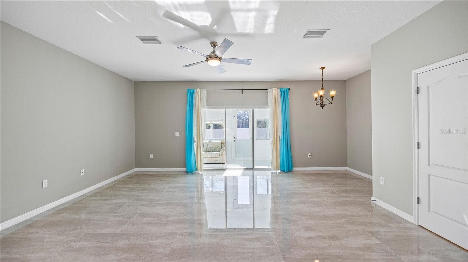 12843 Buffalo Run Dr photo 3