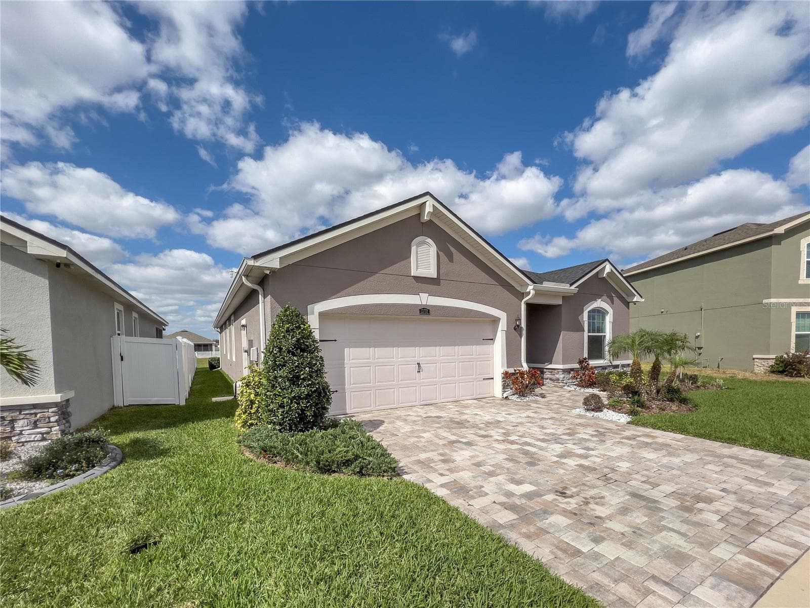 13102 Satin Lily Dr