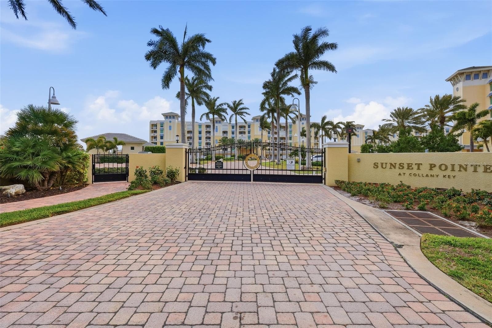800 Collany Rd #302