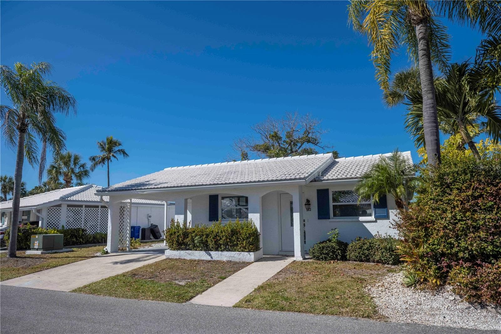 563 Spanish Dr S photo 3