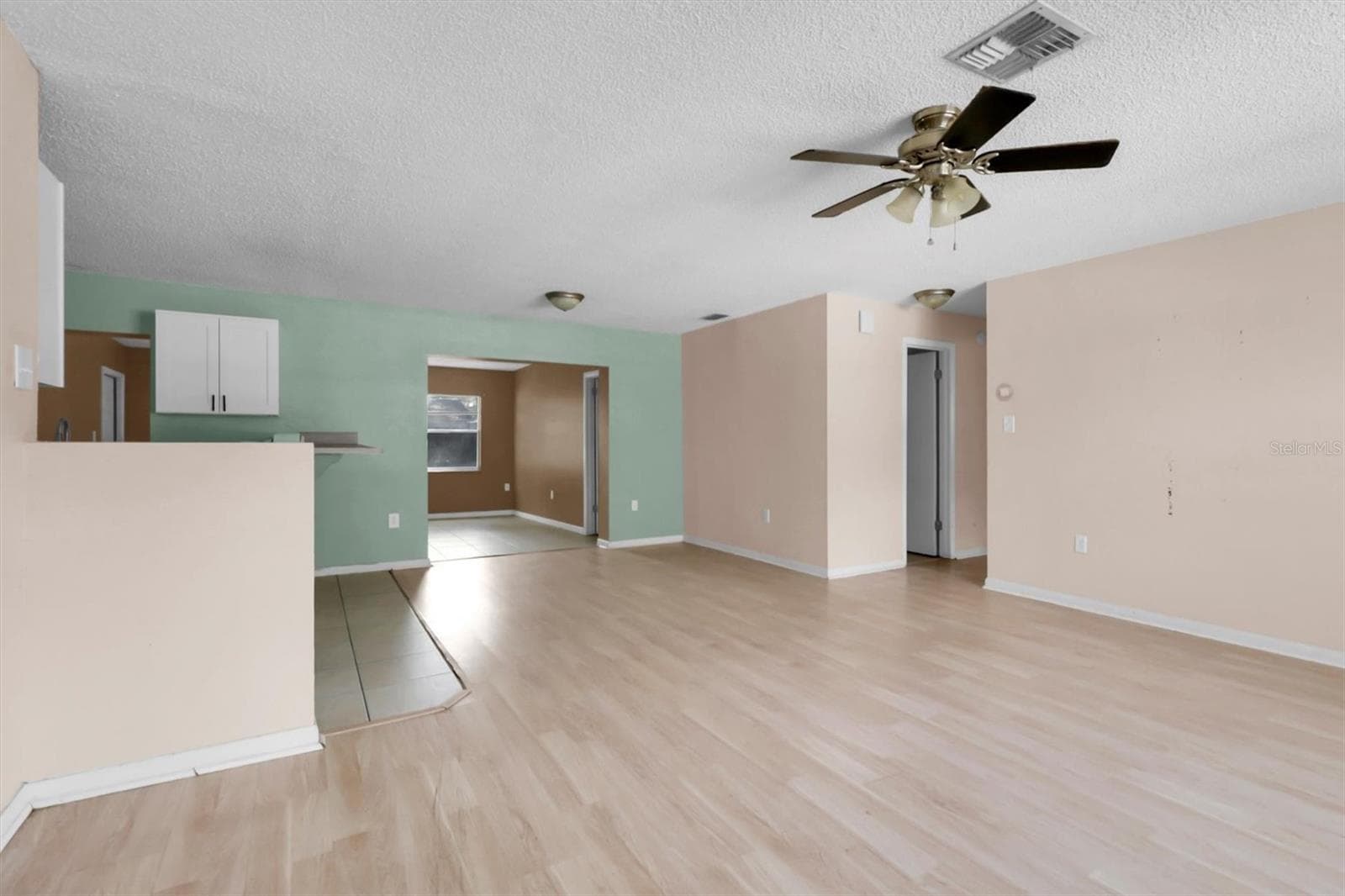 6708 Medlar Dr photo 4