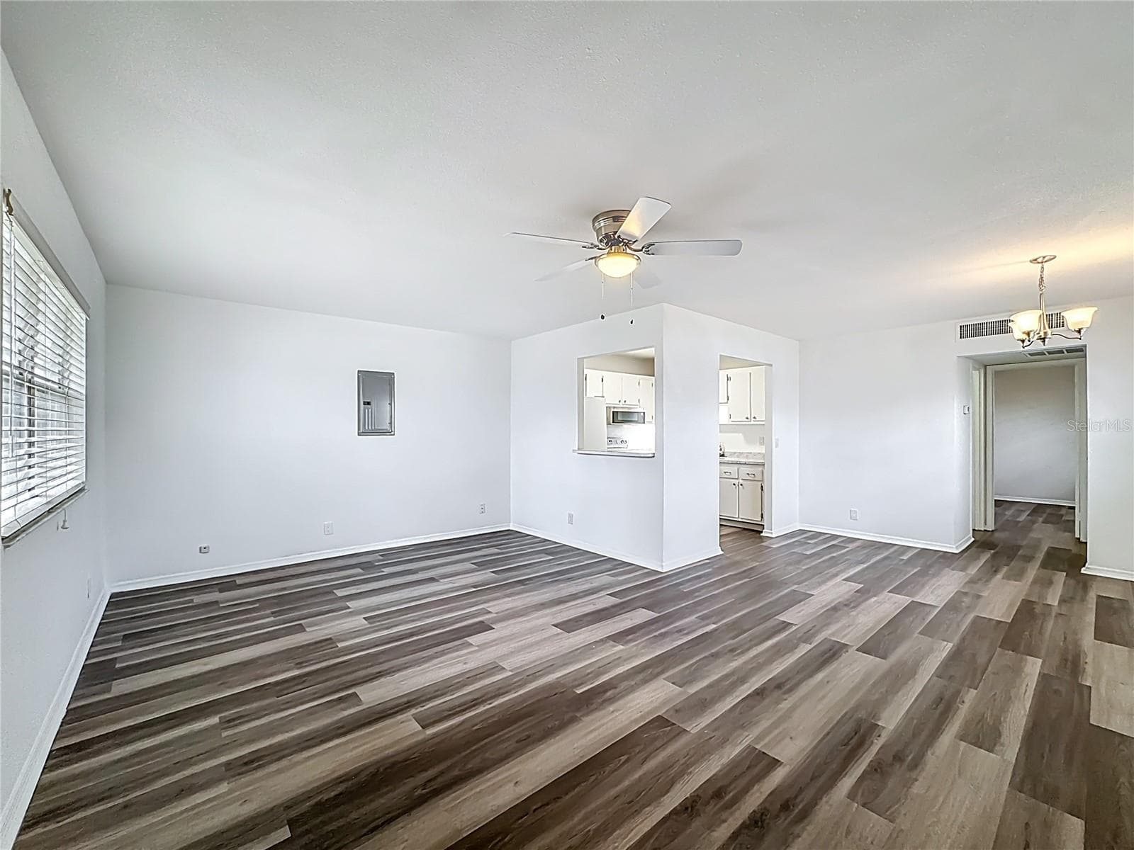 202 Bedford Trl #103 photo 4