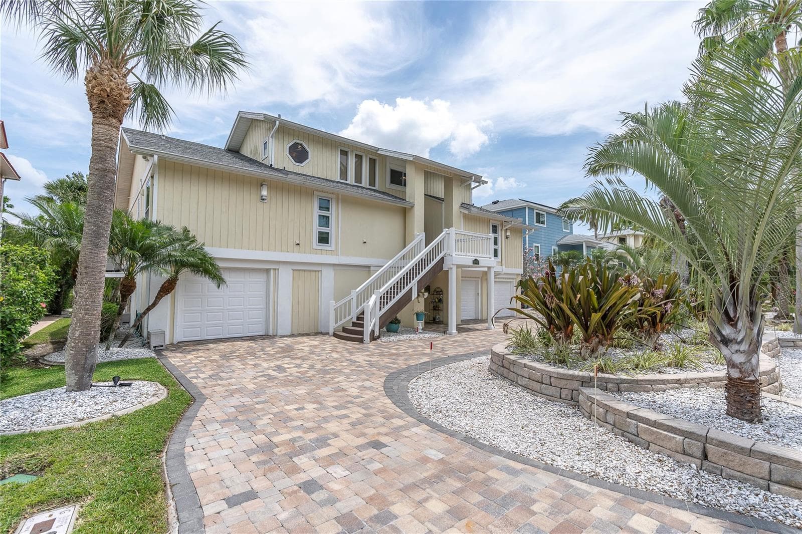 633 Soundview Dr