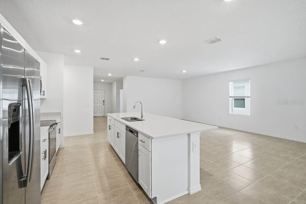 13520 Tropical Breeze Way photo 3
