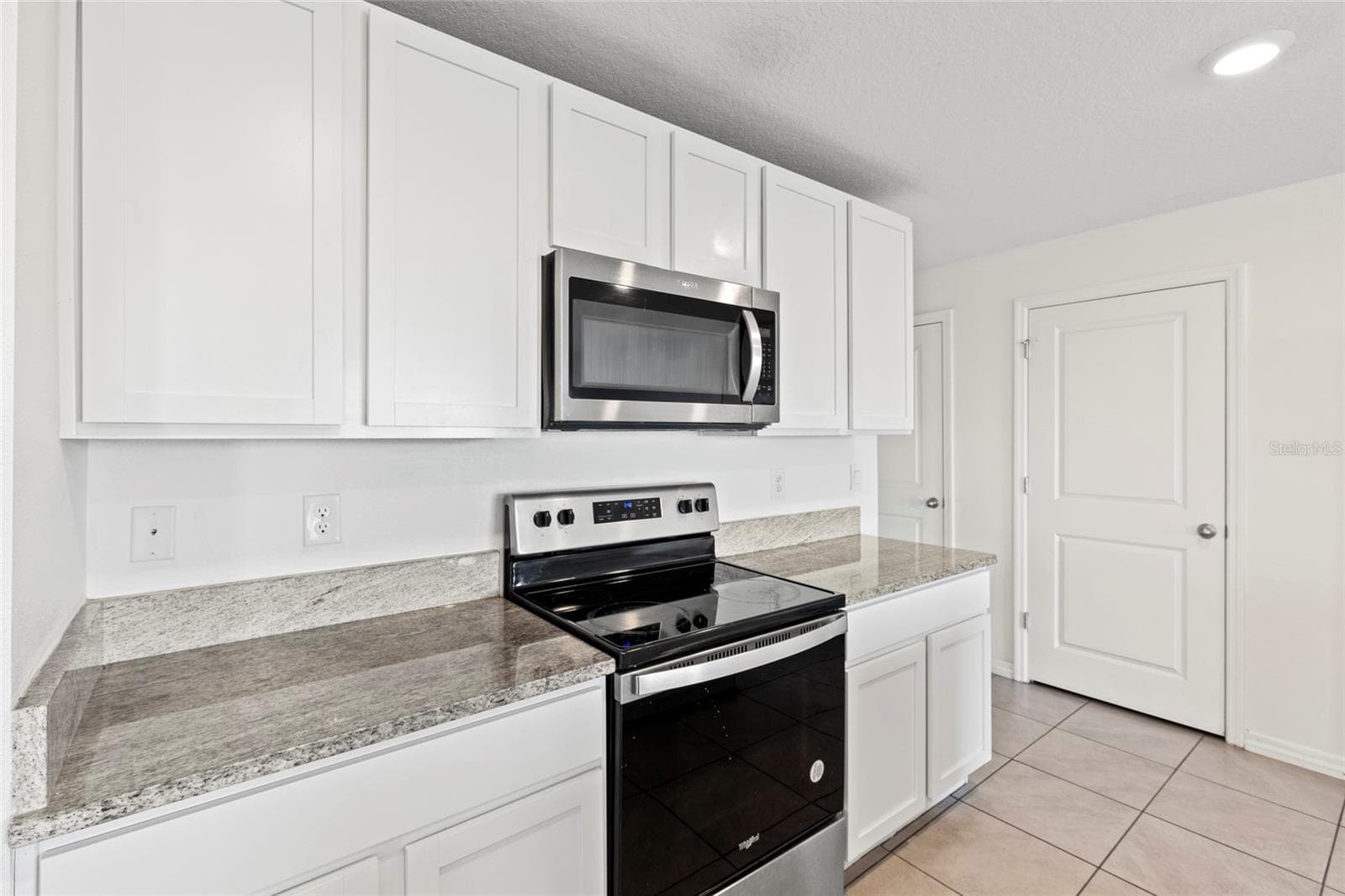 2805 Rock Sound St photo 3