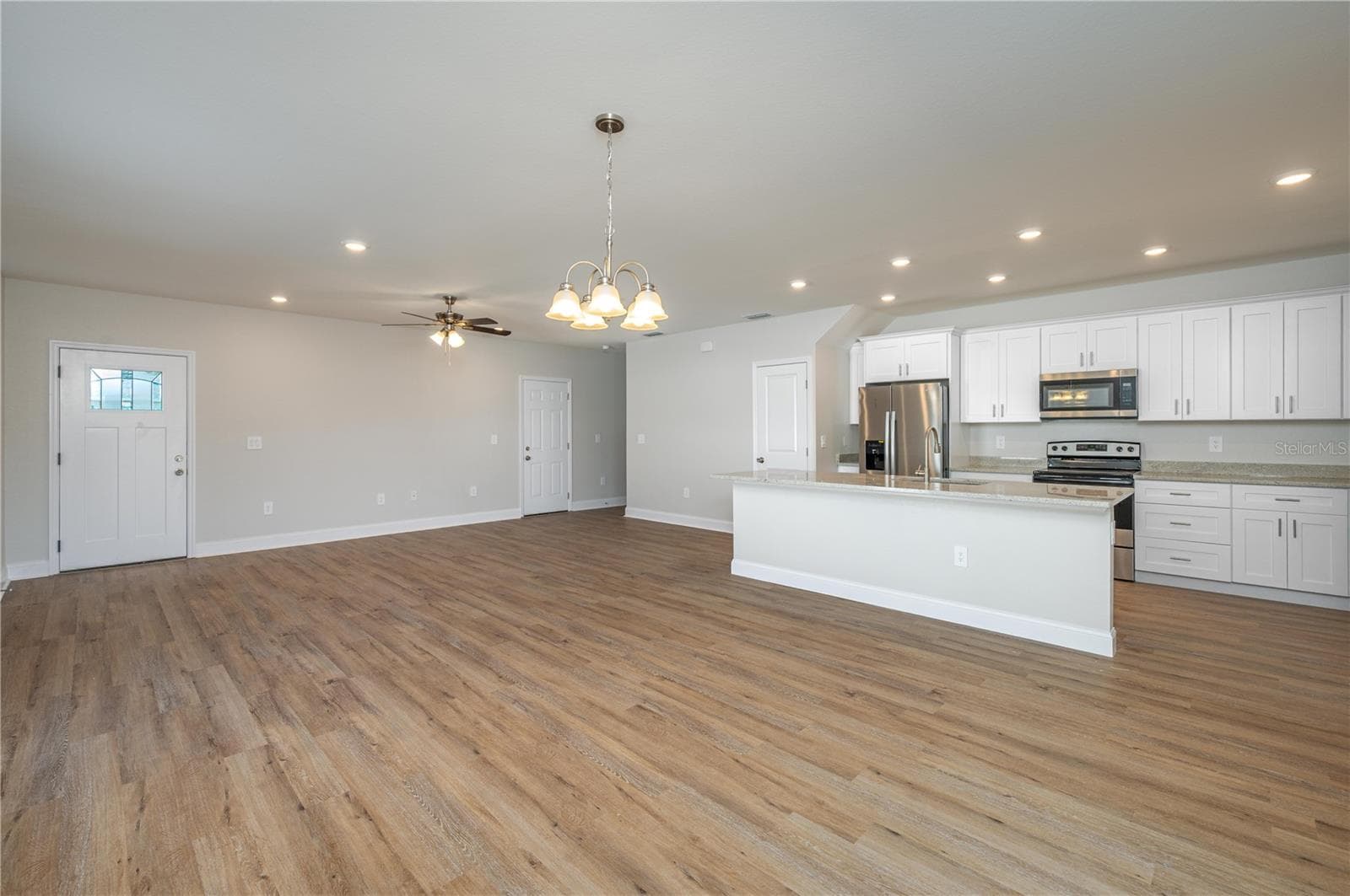 2169 Sutton Ridge Ave photo 4