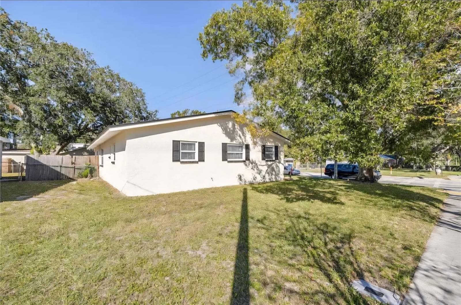 1004 N Betty Ln photo 3