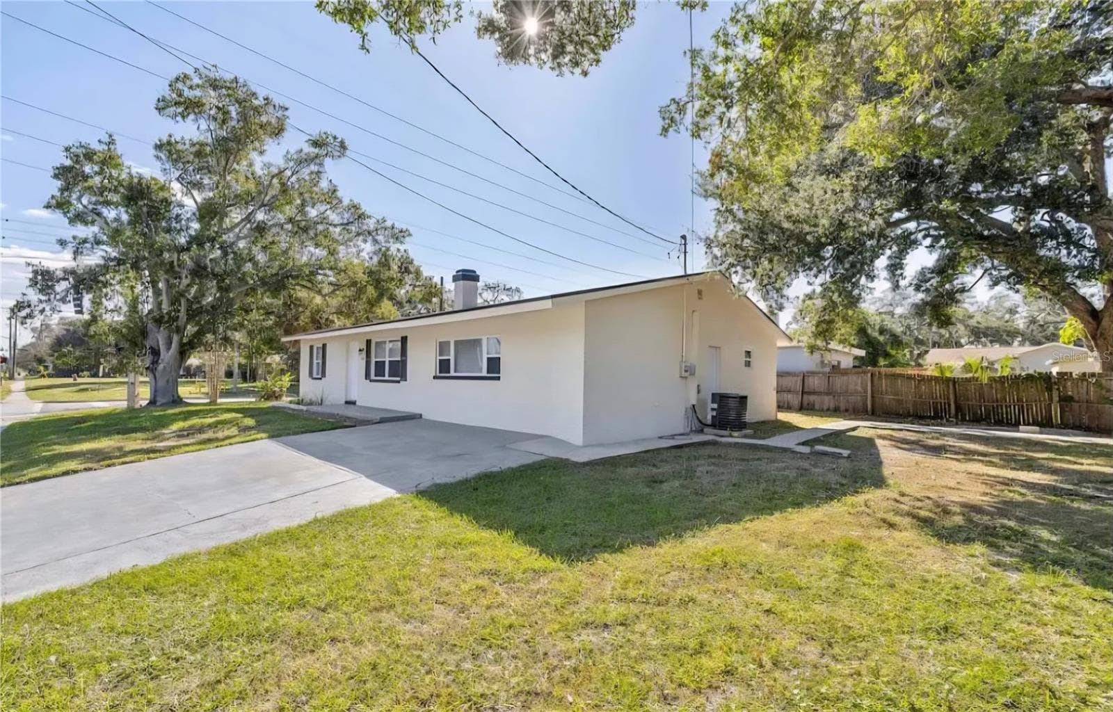 1004 N Betty Ln photo 5