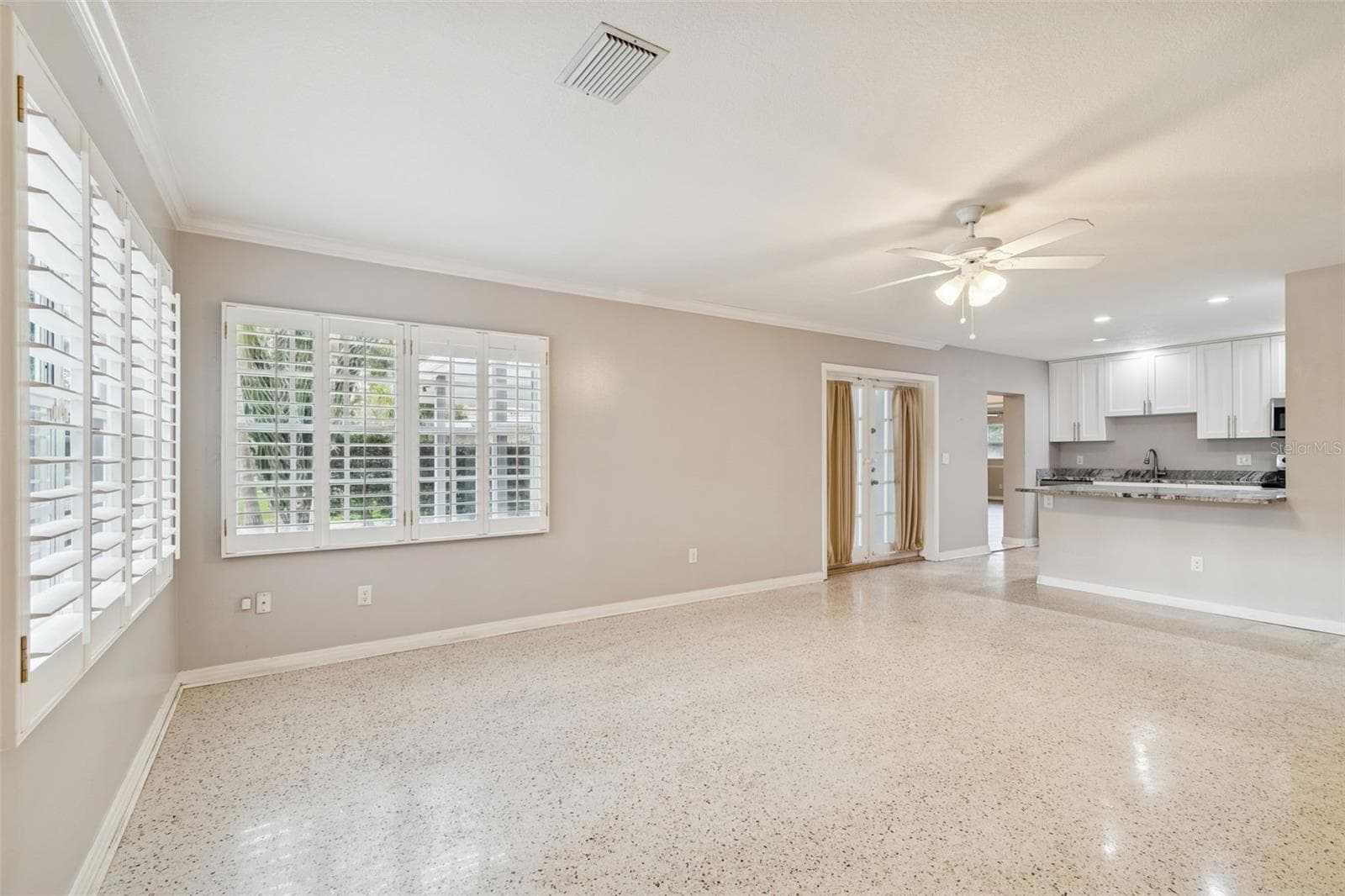 308 Brentwood Dr photo 4