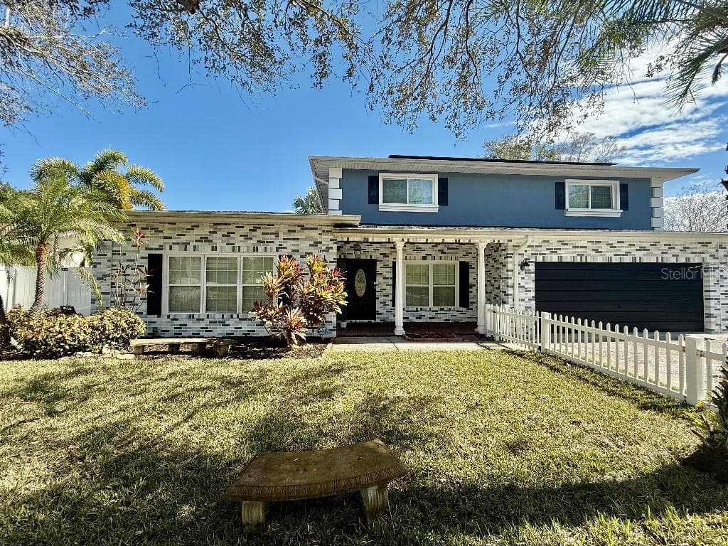 2563 Knotty Pine Way photo 3