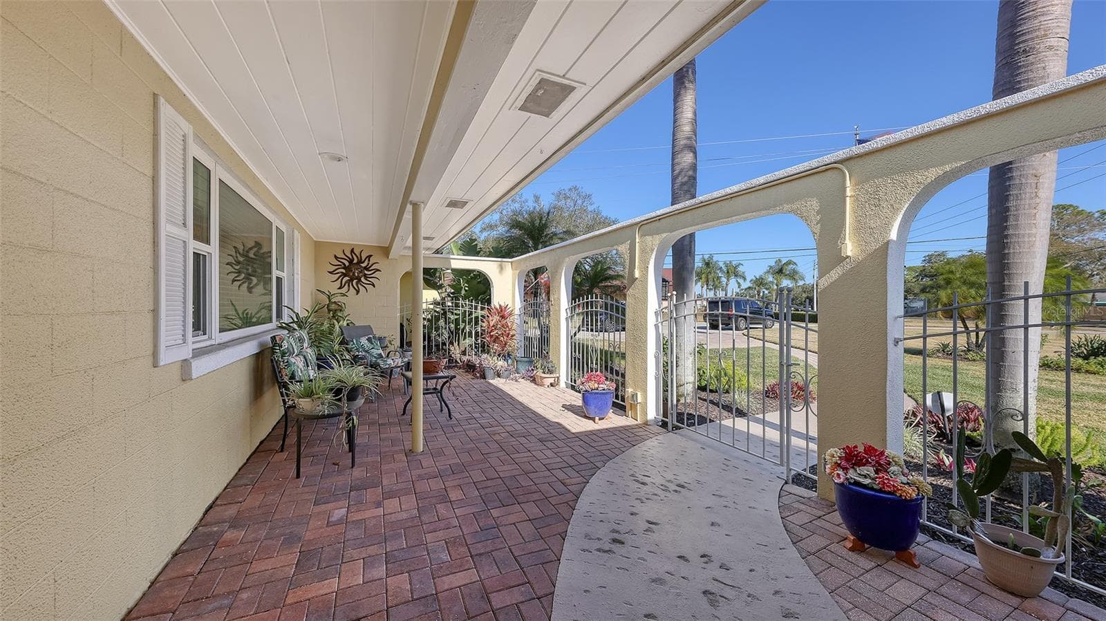 844 Magellan Dr photo 4