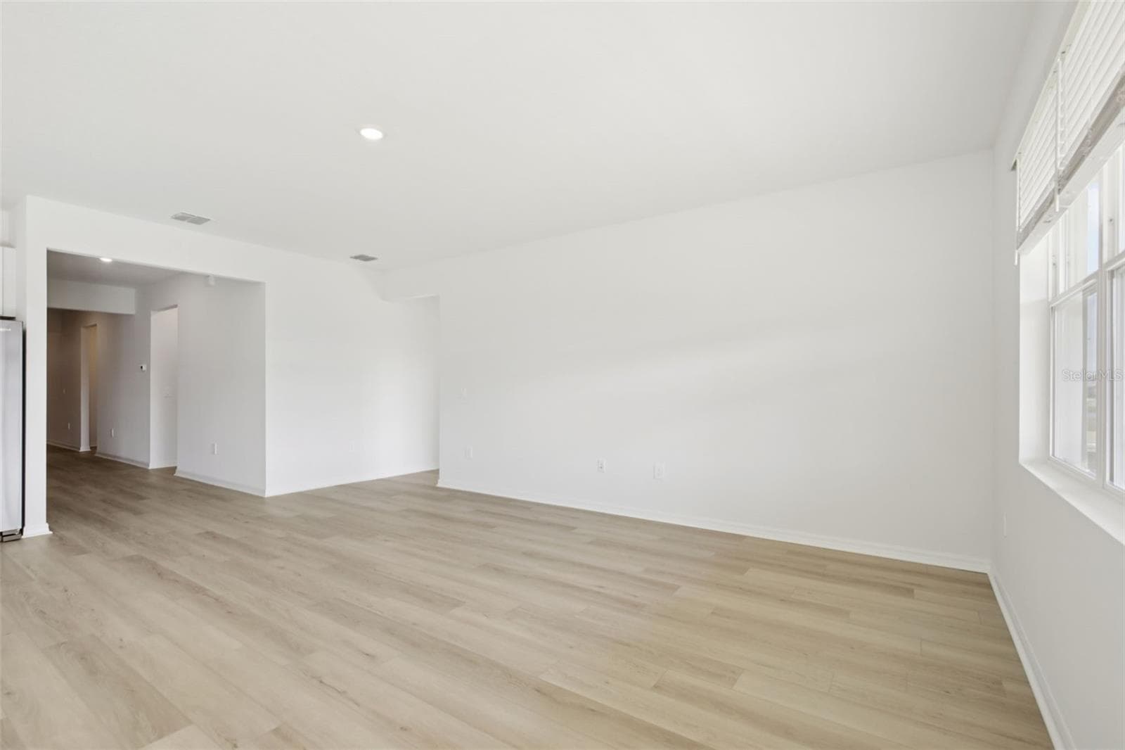 13318 Shellmore Ave photo 4