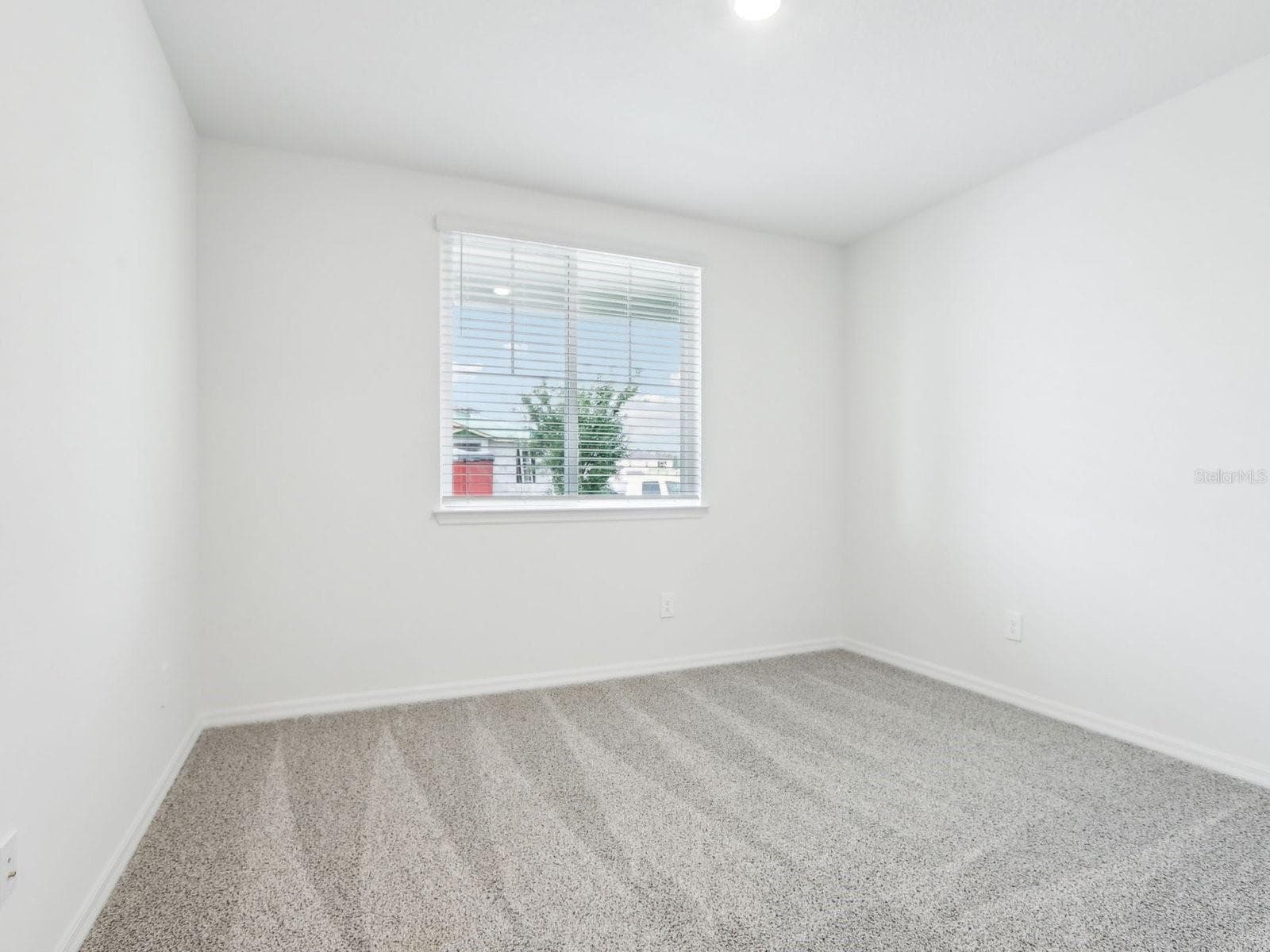 1705 Draughton Dr photo 4