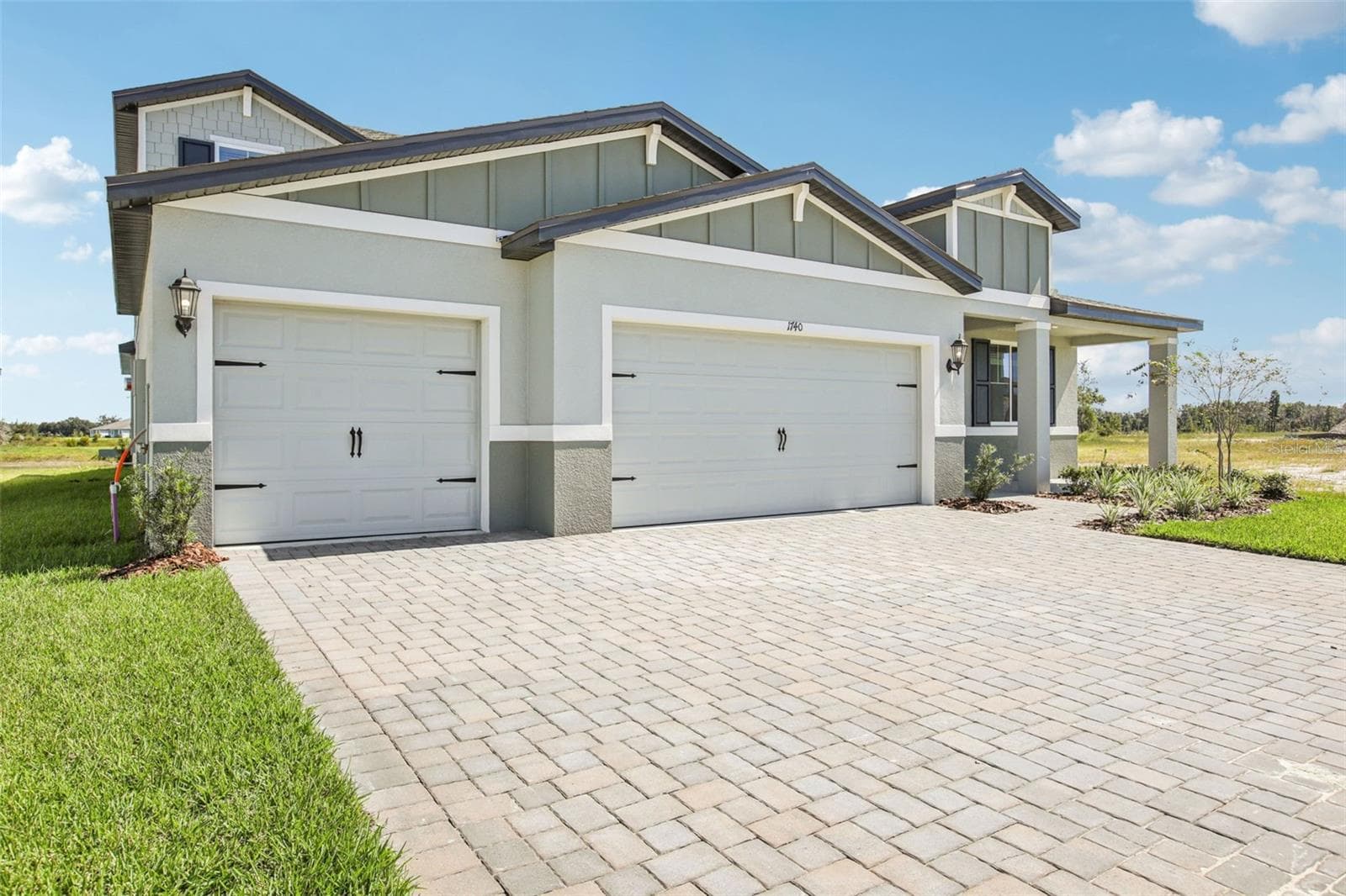 1740 Draughton Dr photo 3