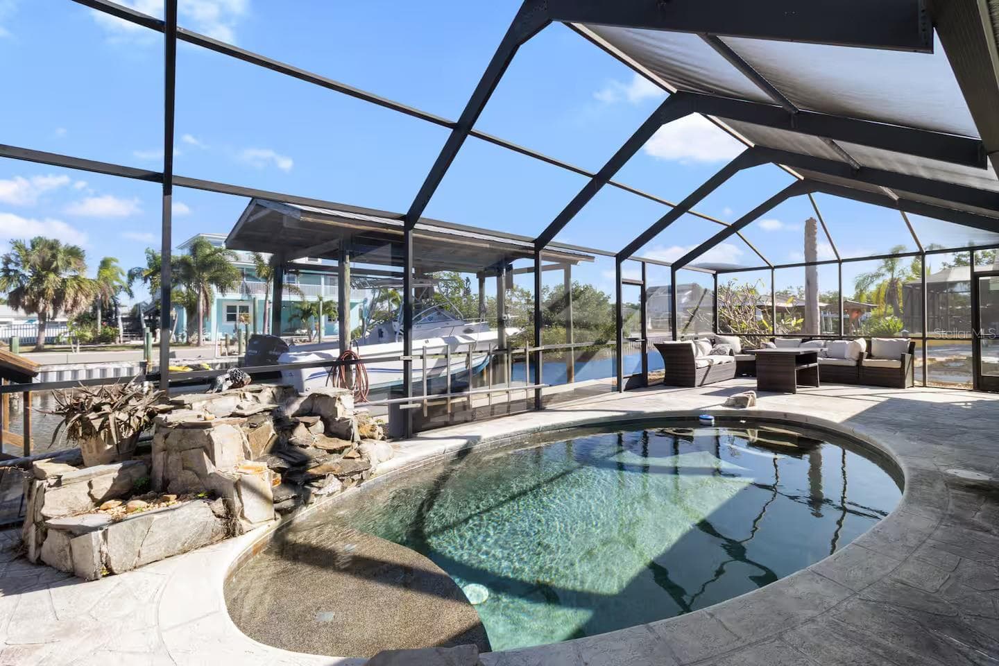 824 Seabreeze Dr