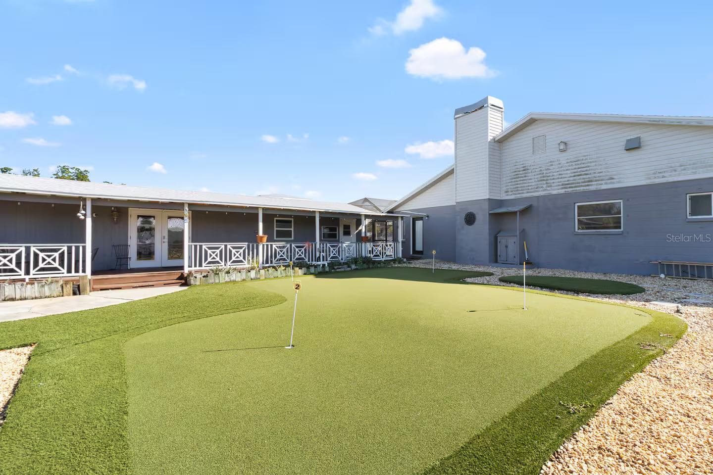 824 Seabreeze Dr photo 3