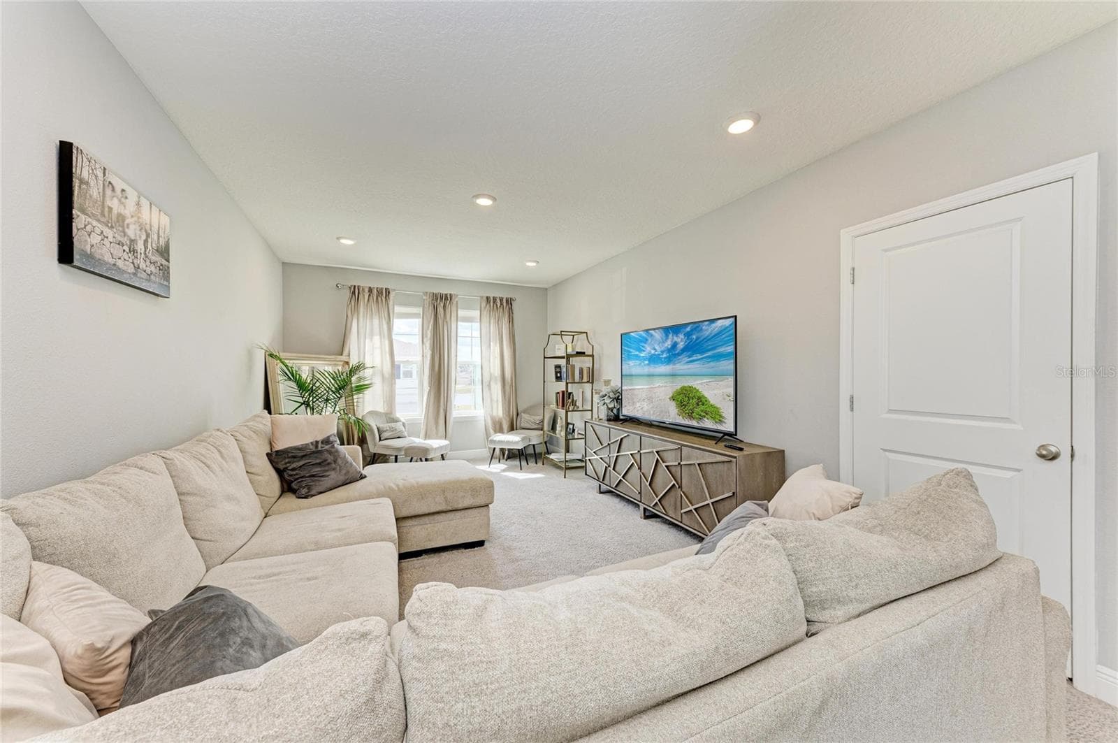 5238 Grove MILL Loop photo 4