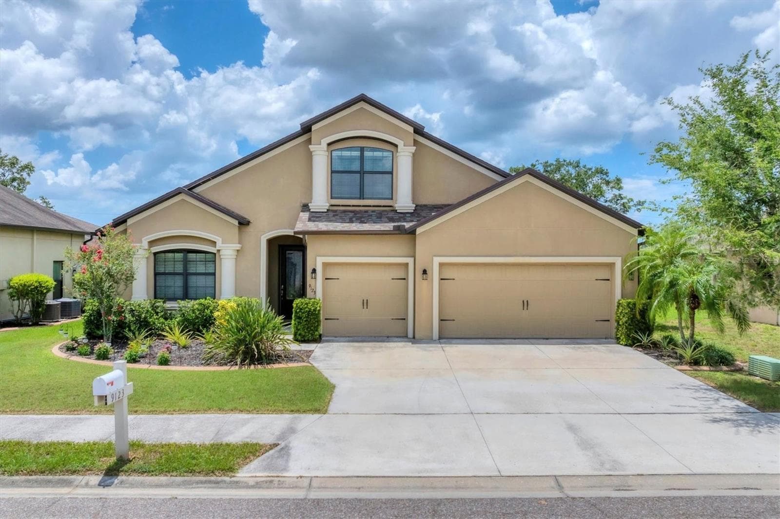 9123 Raes Creek Pl photo 3