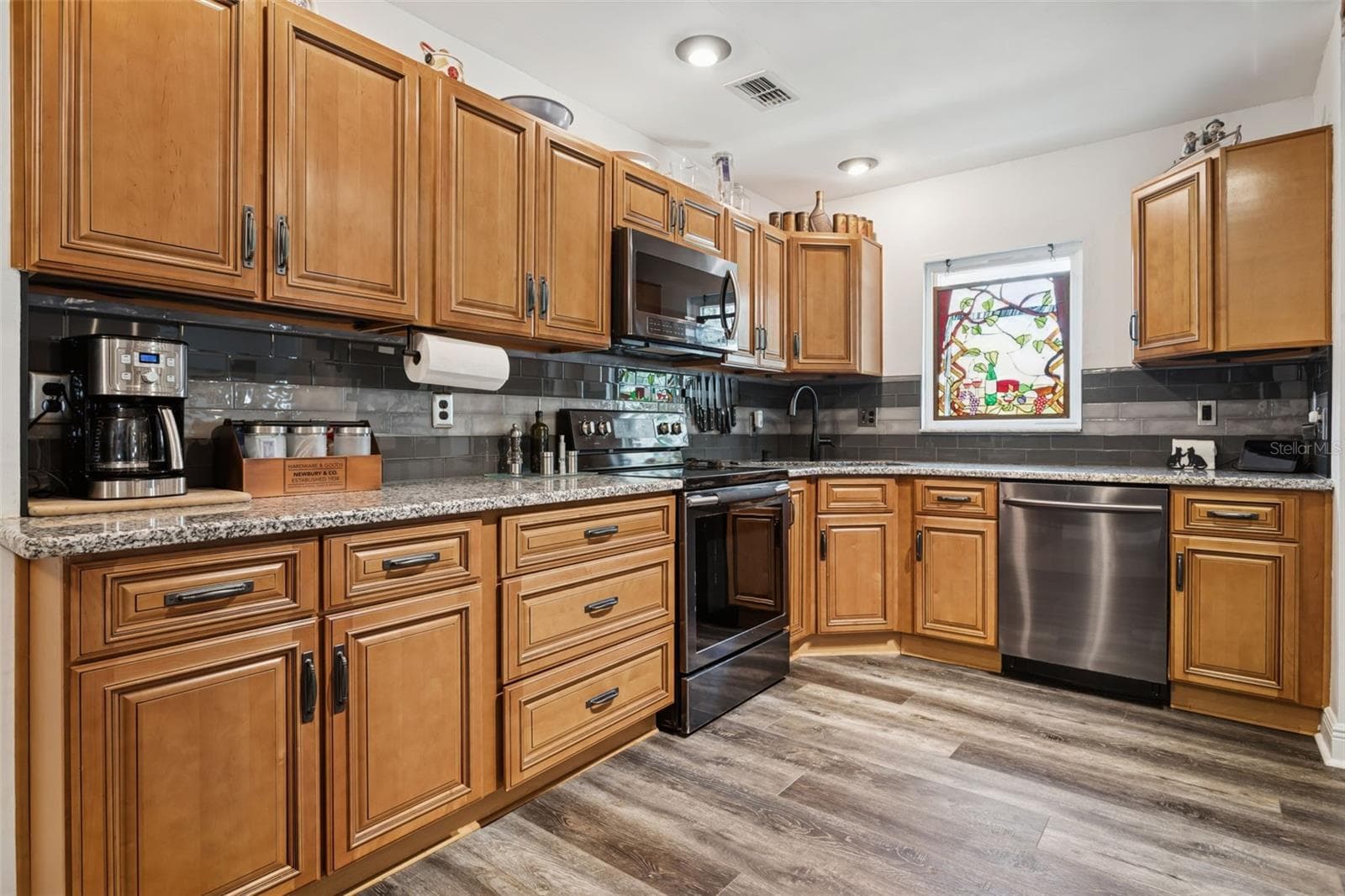 1023 N Bask Dr photo 3