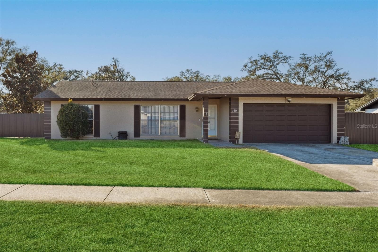 1614 Berkshire Dr